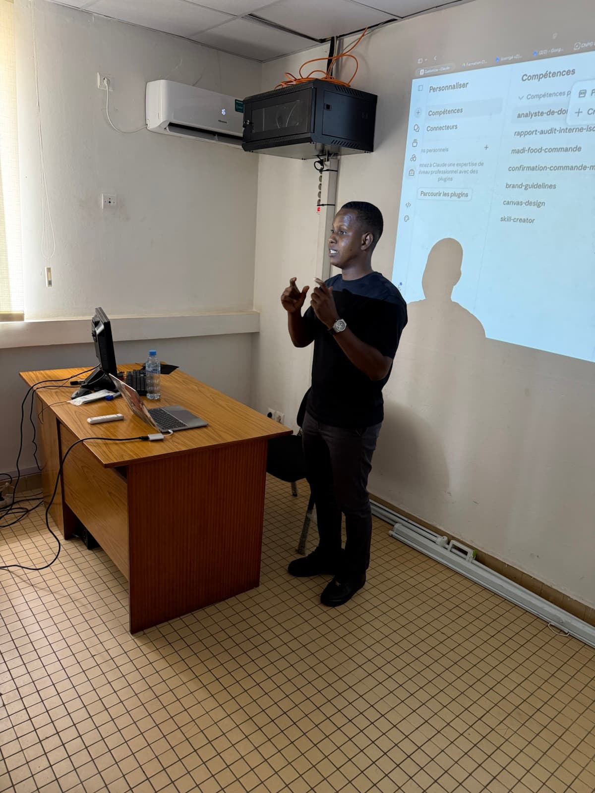 The trainer presenting Skills at CNPG.